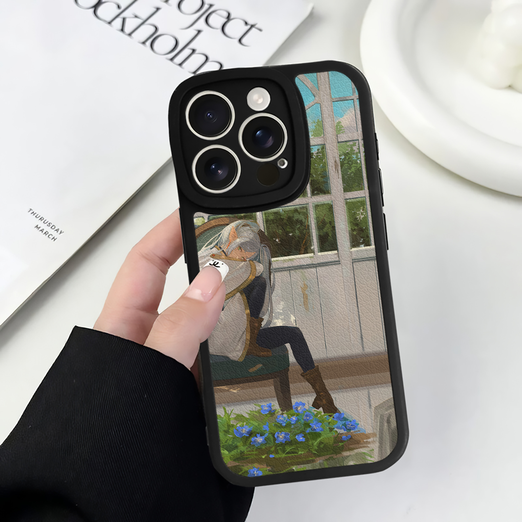（画像用） 葬送のフリーレン Frieren 【iPhone 16シリーズ対応】シリコンスマホケース（レザー調） 材質：シリコン